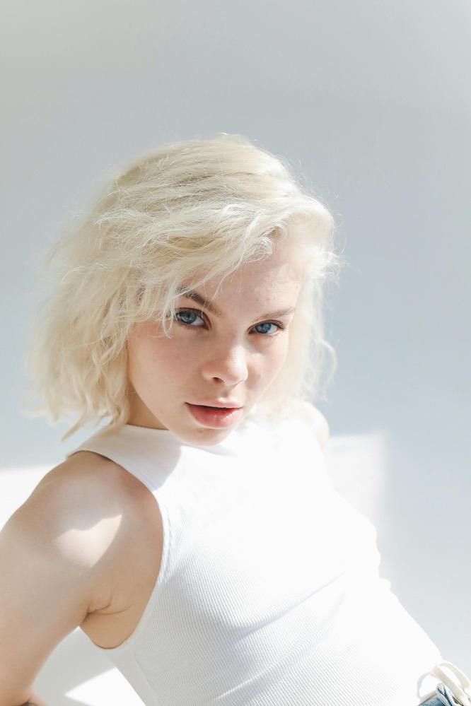 dziwka, blondyna